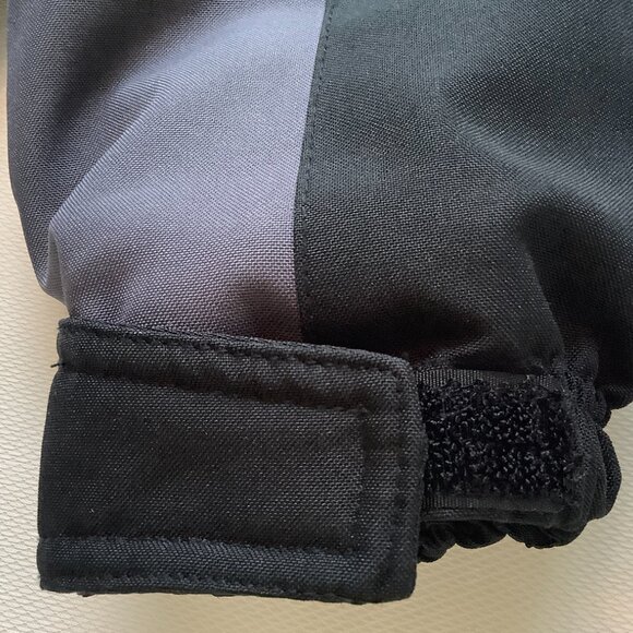 Boys Jacket Size XS - 5/6 Black Gray Zip Hood Gerry - Picture 2 of 10